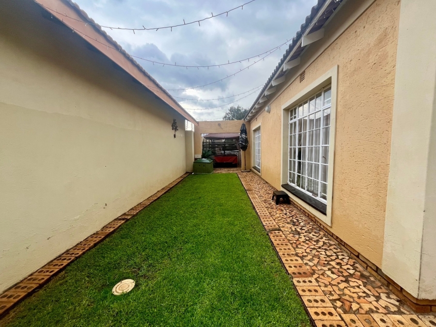 3 Bedroom Property for Sale in Flamwood North West